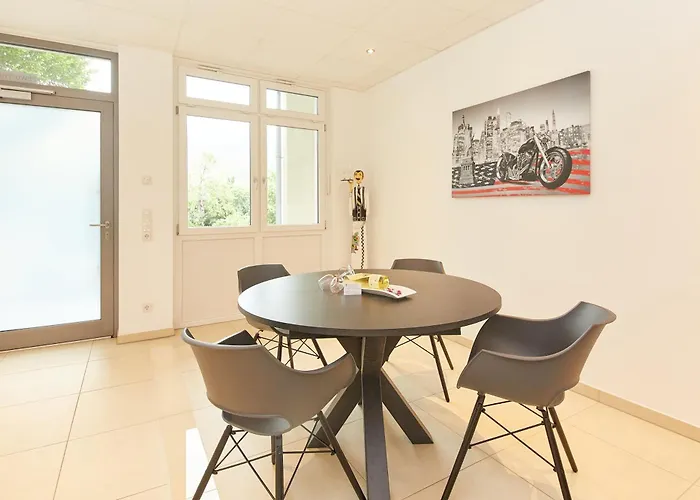 Apartment Time Out *